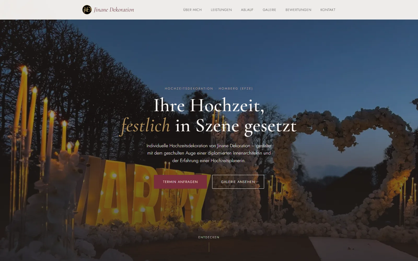 Startseite der Jinane-Dekoration-Website mit festlich dekoriertem Hochzeitsbogen